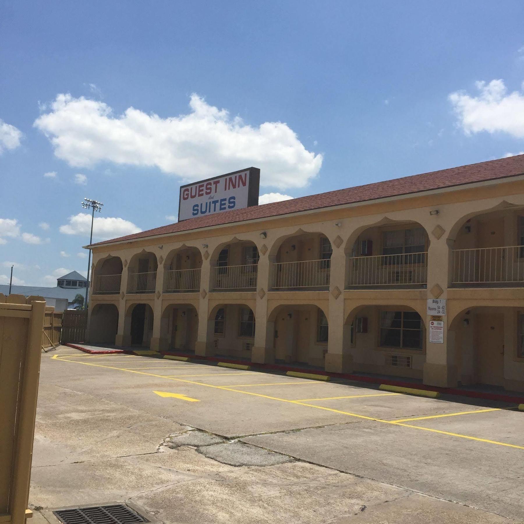 Guest Inn And Suites Houston Exterior photo